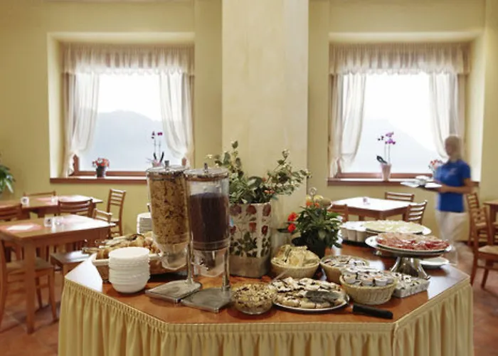 Paradiso Hotel 3*