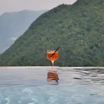 Hotel Paradiso